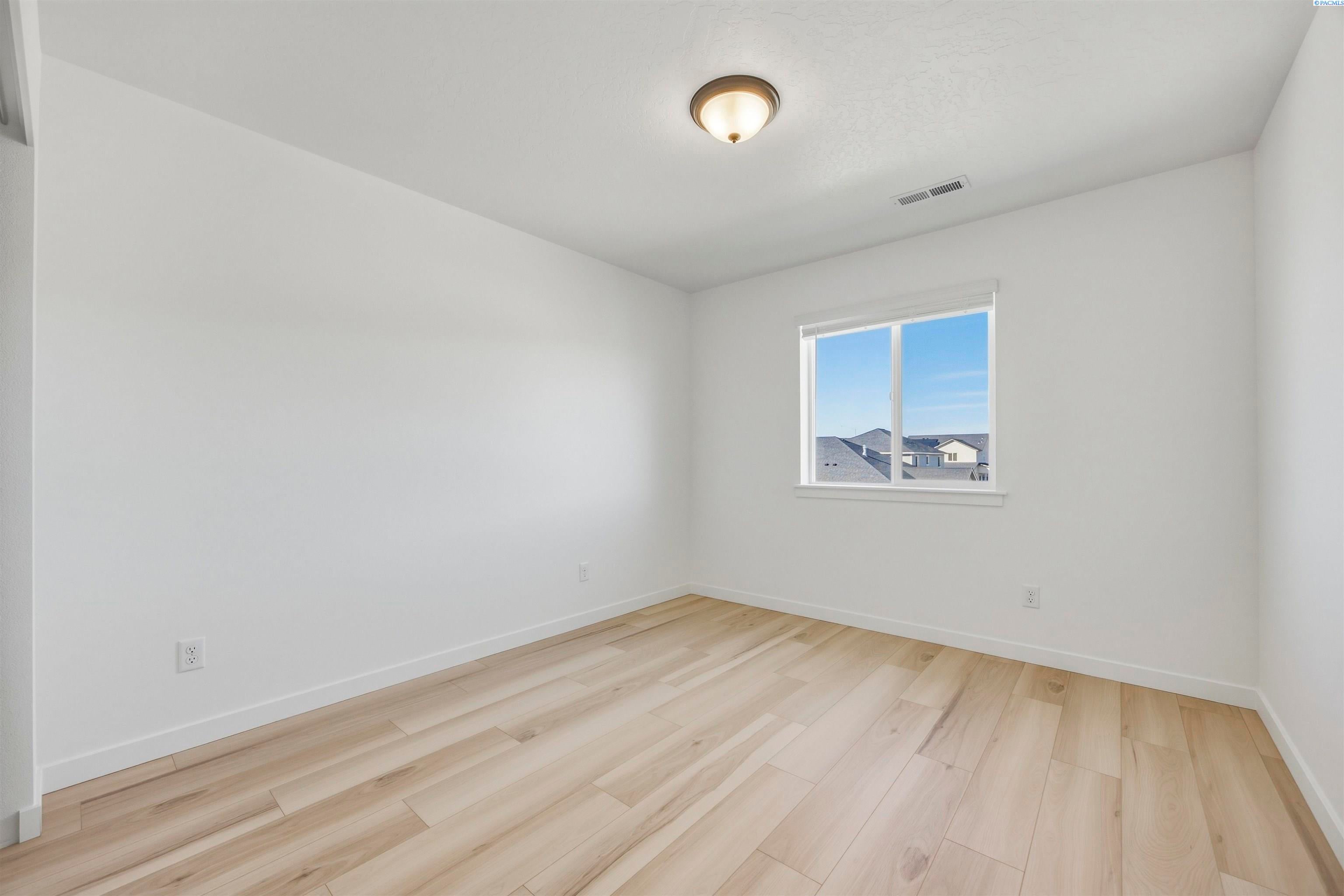 128 Scott Road Prosser, WA 99350 - Photo 12 of 38 Gallery Image 12