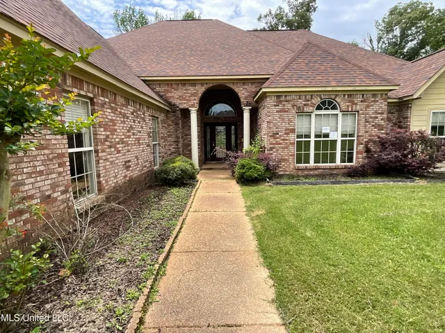 $279,900 | 221 Pearlie Owens Drive, Byram, MS 39272