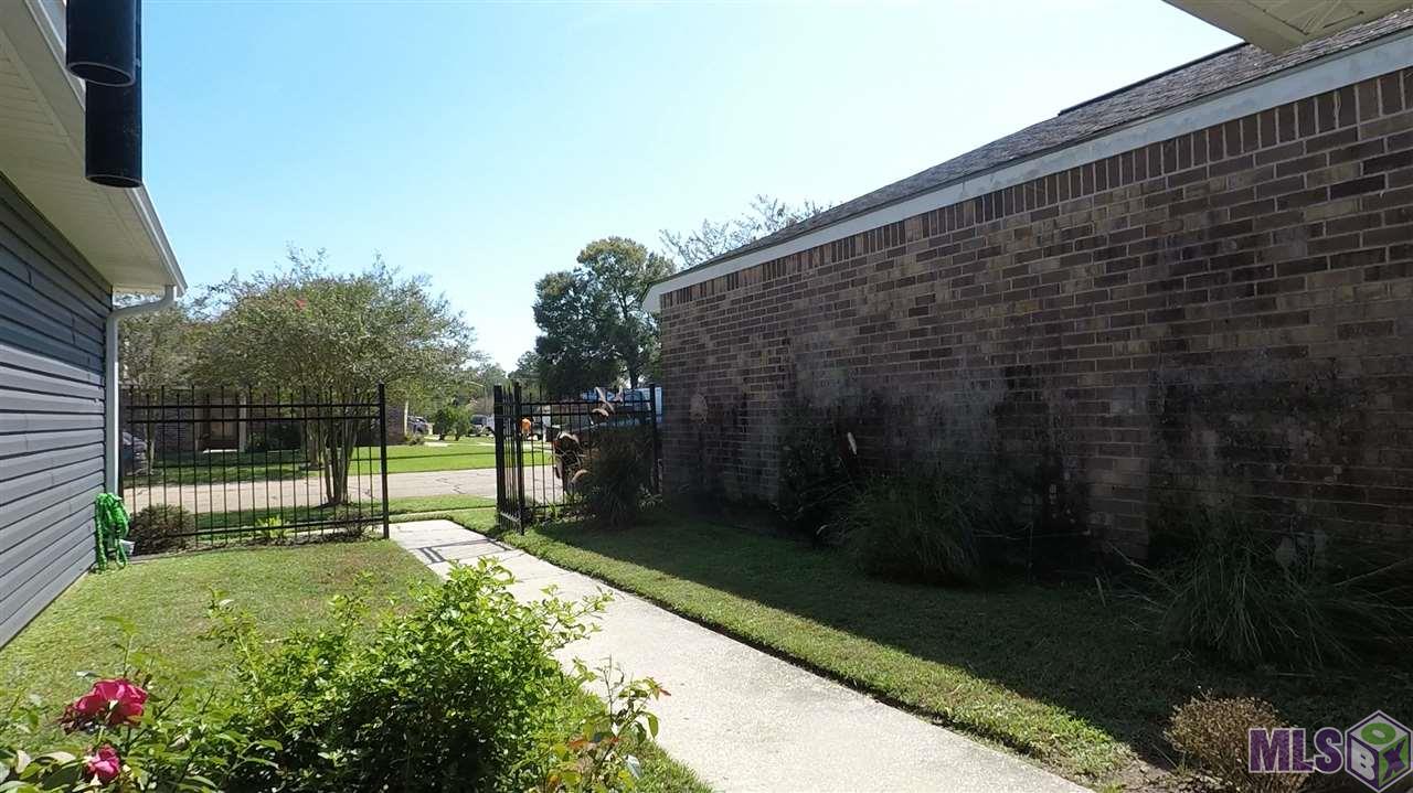 1352 Magnolia Ridge Drive Baton Rouge, LA 70816 - Photo 16 of 22