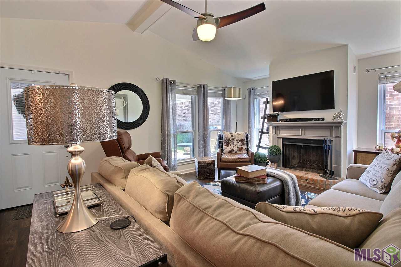 1352 Magnolia Ridge Drive Baton Rouge, LA 70816 - Photo 3 of 22