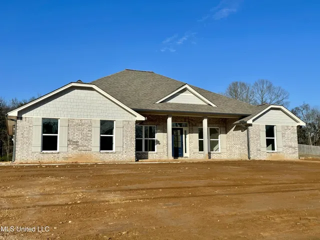 $373,800 | 214 Farley Road, Byhalia, MS 38611