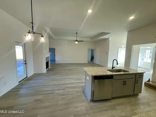 $373,800 | 214 Farley Road, Byhalia, MS 38611