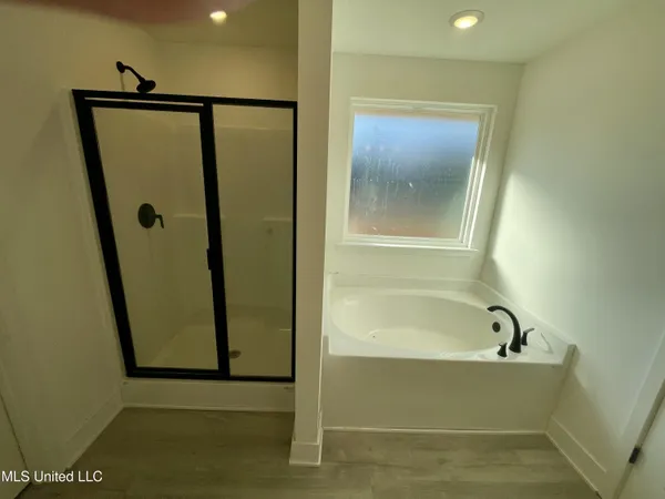 $373,800 | 214 Farley Road, Byhalia, MS 38611