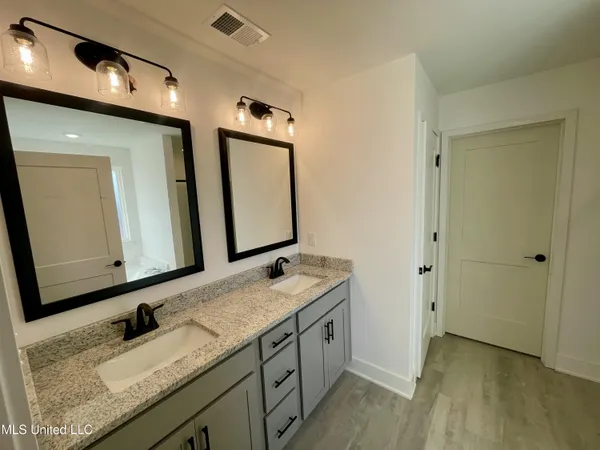 $373,800 | 214 Farley Road, Byhalia, MS 38611