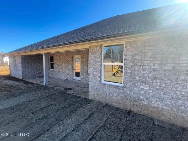 $373,800 | 214 Farley Road, Byhalia, MS 38611