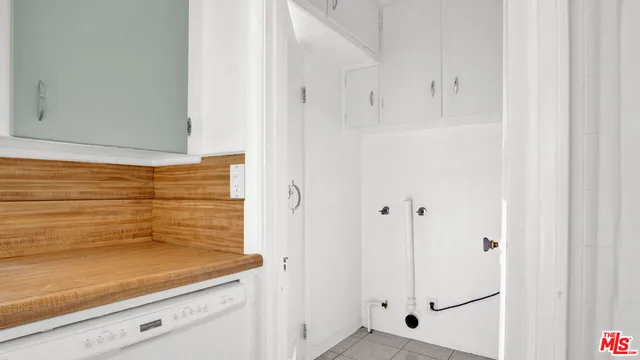 $3,200 | 6180 Oak Crest Way, Los Angeles, CA 90042