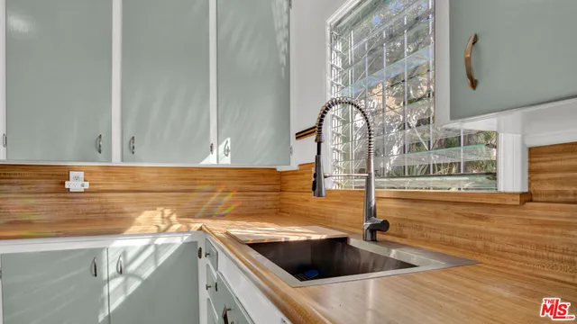 $3,200 | 6180 Oak Crest Way, Los Angeles, CA 90042