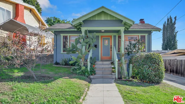 $3,200 | 6180 Oak Crest Way, Los Angeles, CA 90042