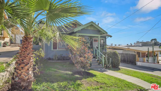 $3,200 | 6180 Oak Crest Way, Los Angeles, CA 90042
