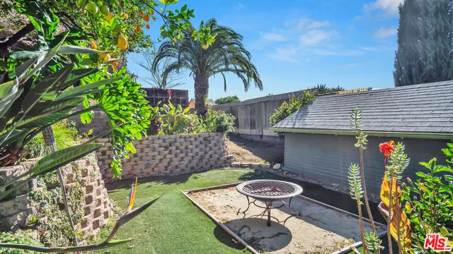 $3,200 | 6180 Oak Crest Way, Los Angeles, CA 90042