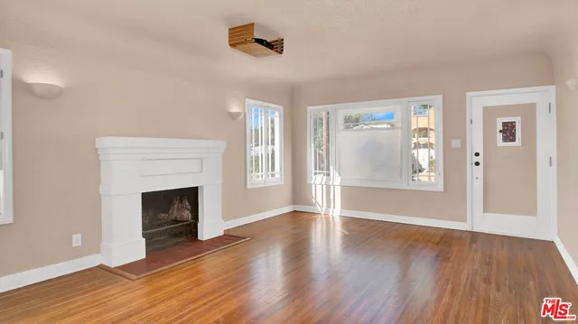 $3,200 | 6180 Oak Crest Way, Los Angeles, CA 90042