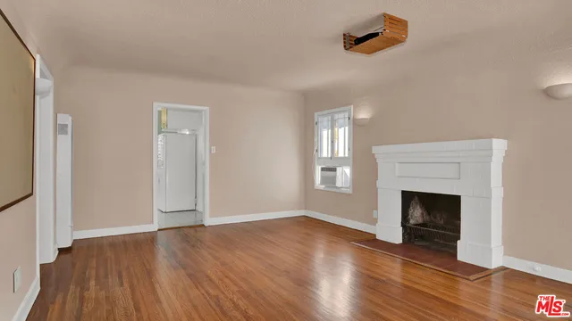 $3,200 | 6180 Oak Crest Way, Los Angeles, CA 90042