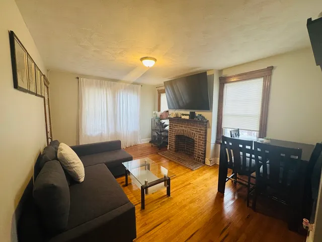 $549,900 | 5 Wakefield Street, Worcester, MA 01605