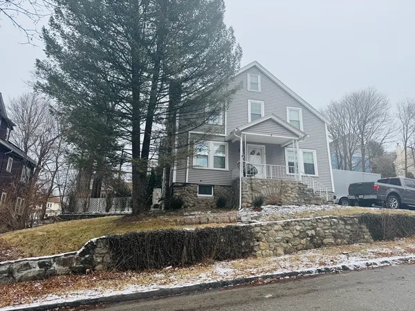 $549,900 | 5 Wakefield Street, Worcester, MA 01605