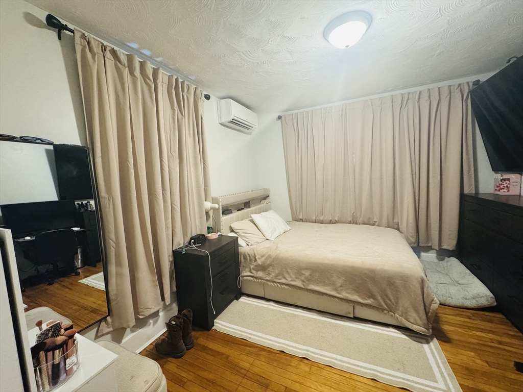 5 Wakefield Street Worcester, MA 01605 - Photo 3 of 21