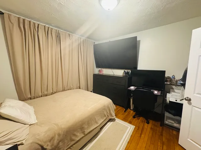 $549,900 | 5 Wakefield Street, Worcester, MA 01605