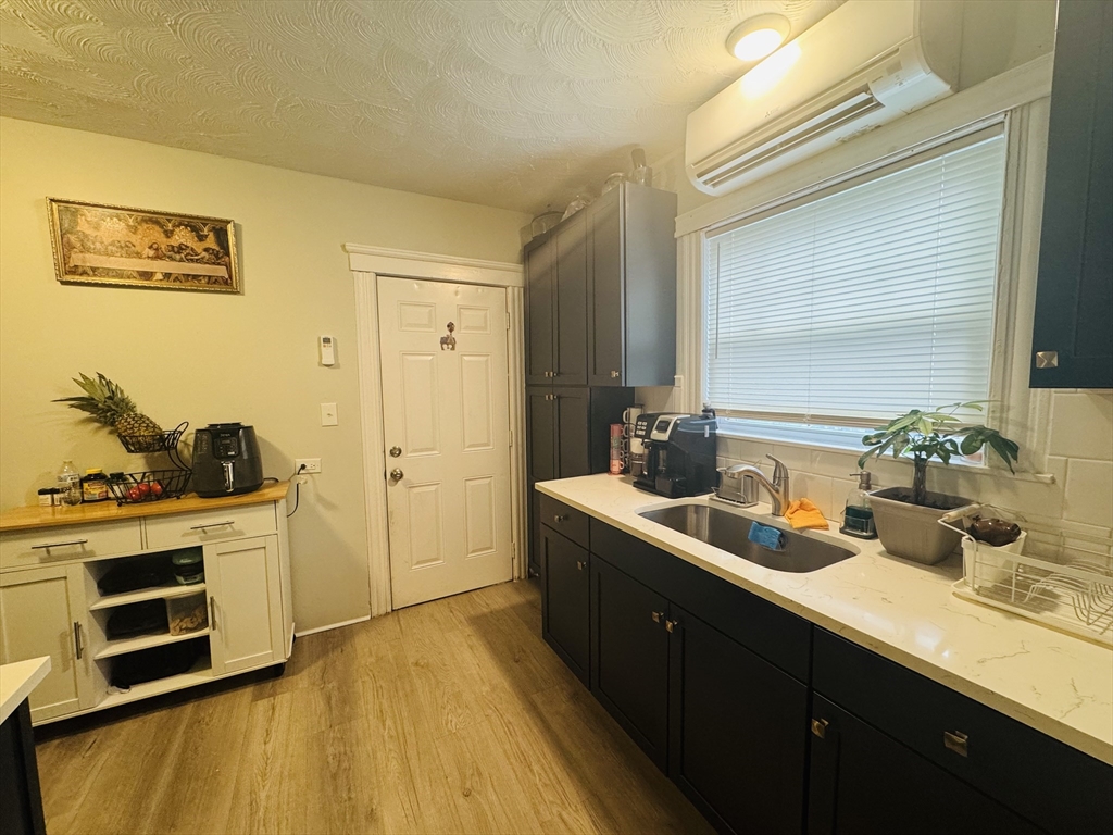 5 Wakefield Street Worcester, MA 01605 - Photo 5 of 21