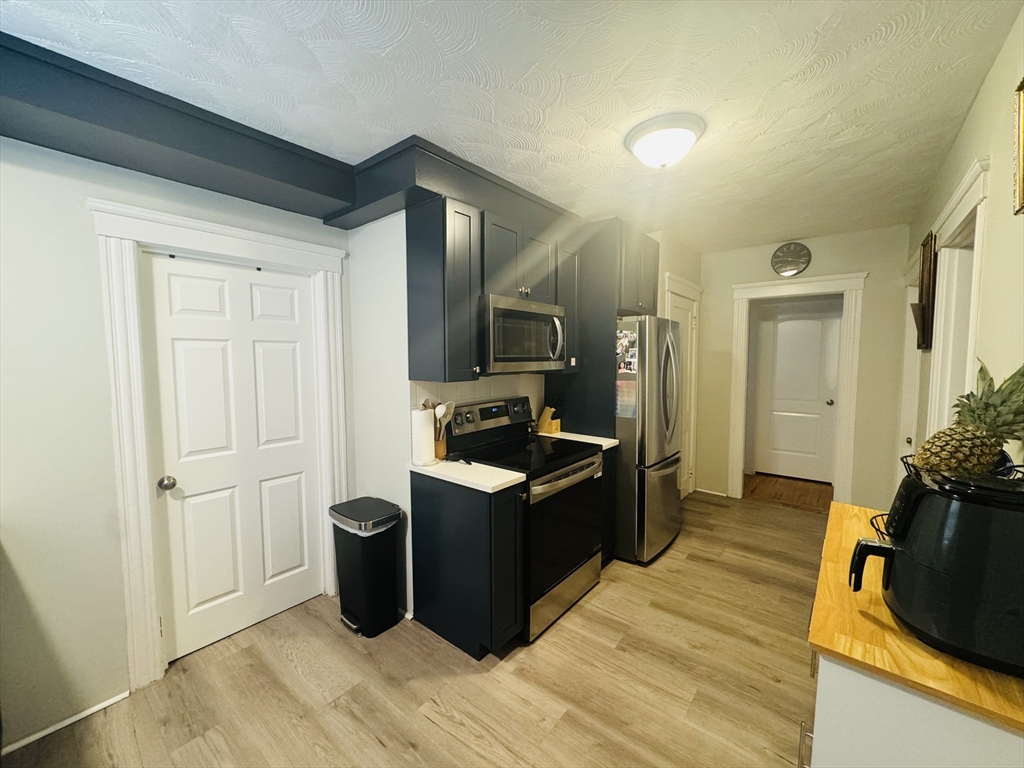 5 Wakefield Street Worcester, MA 01605 - Photo 6 of 21