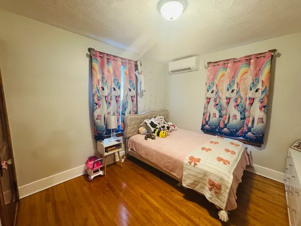 $549,900 | 5 Wakefield Street, Worcester, MA 01605