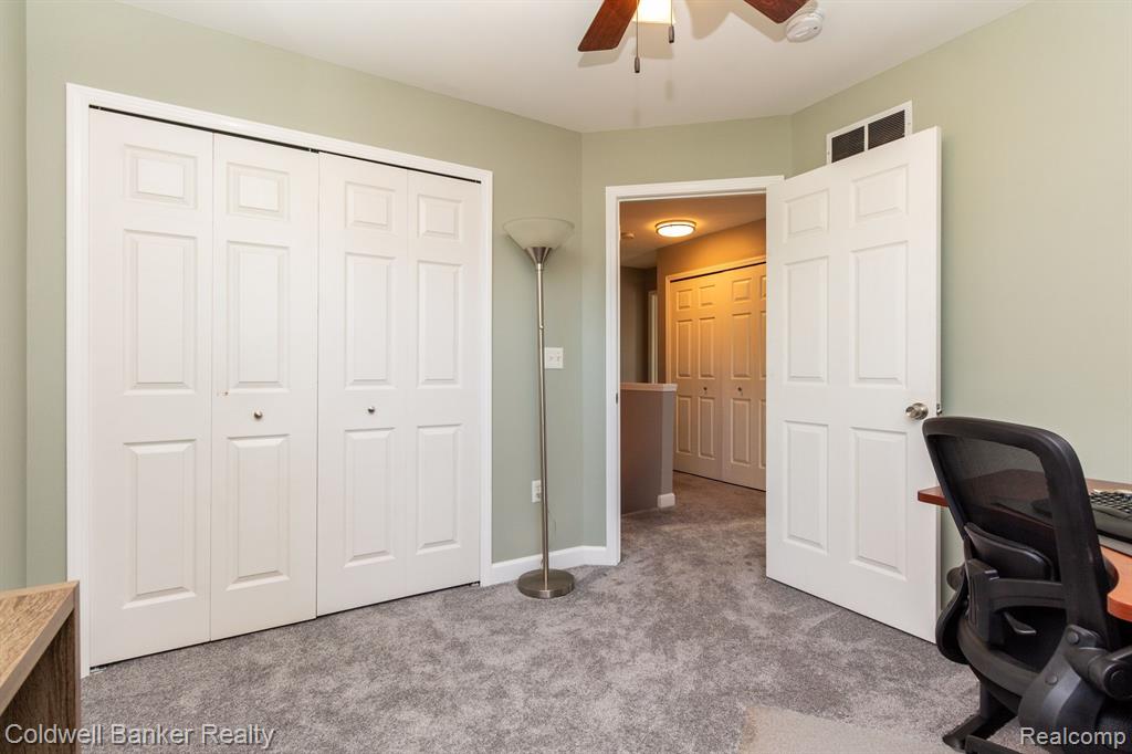 2738 Emmons Avenue Rochester Hills, MI 48307 - Photo 30 of 44
