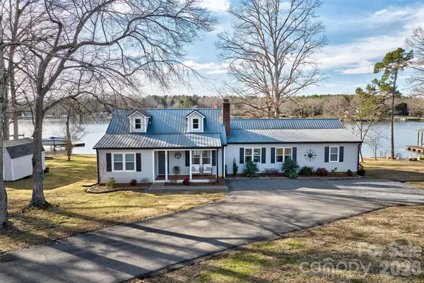 $1,400,000 | 4353 Duck Haven Lane, Lake Wylie, SC 29710