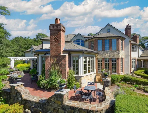 $4,500,000 | 12 Wyndemere Drive, Southborough, MA 01772