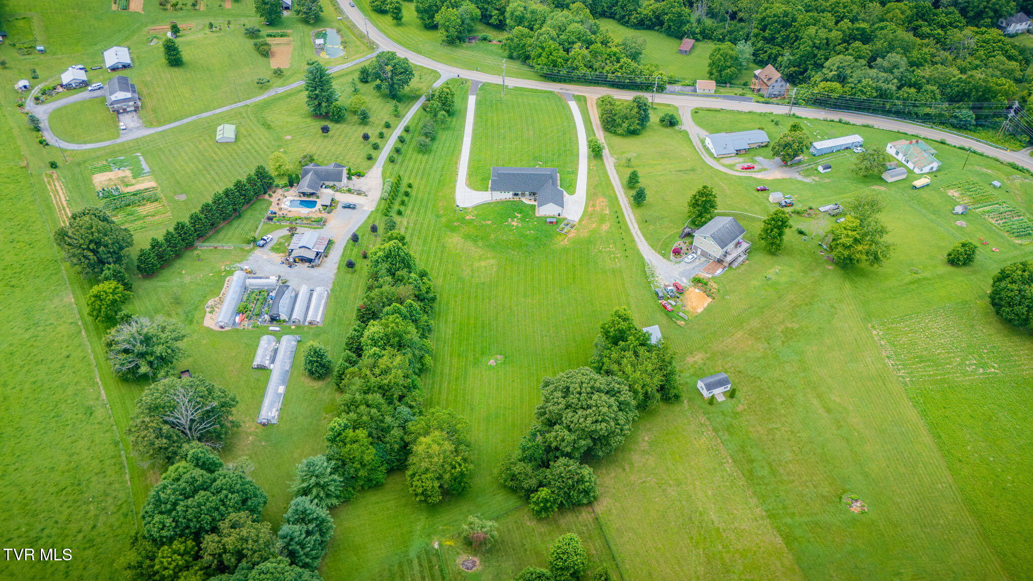 719 Fall Creek Road Blountville, TN 37617 - Photo 43 of 46 108