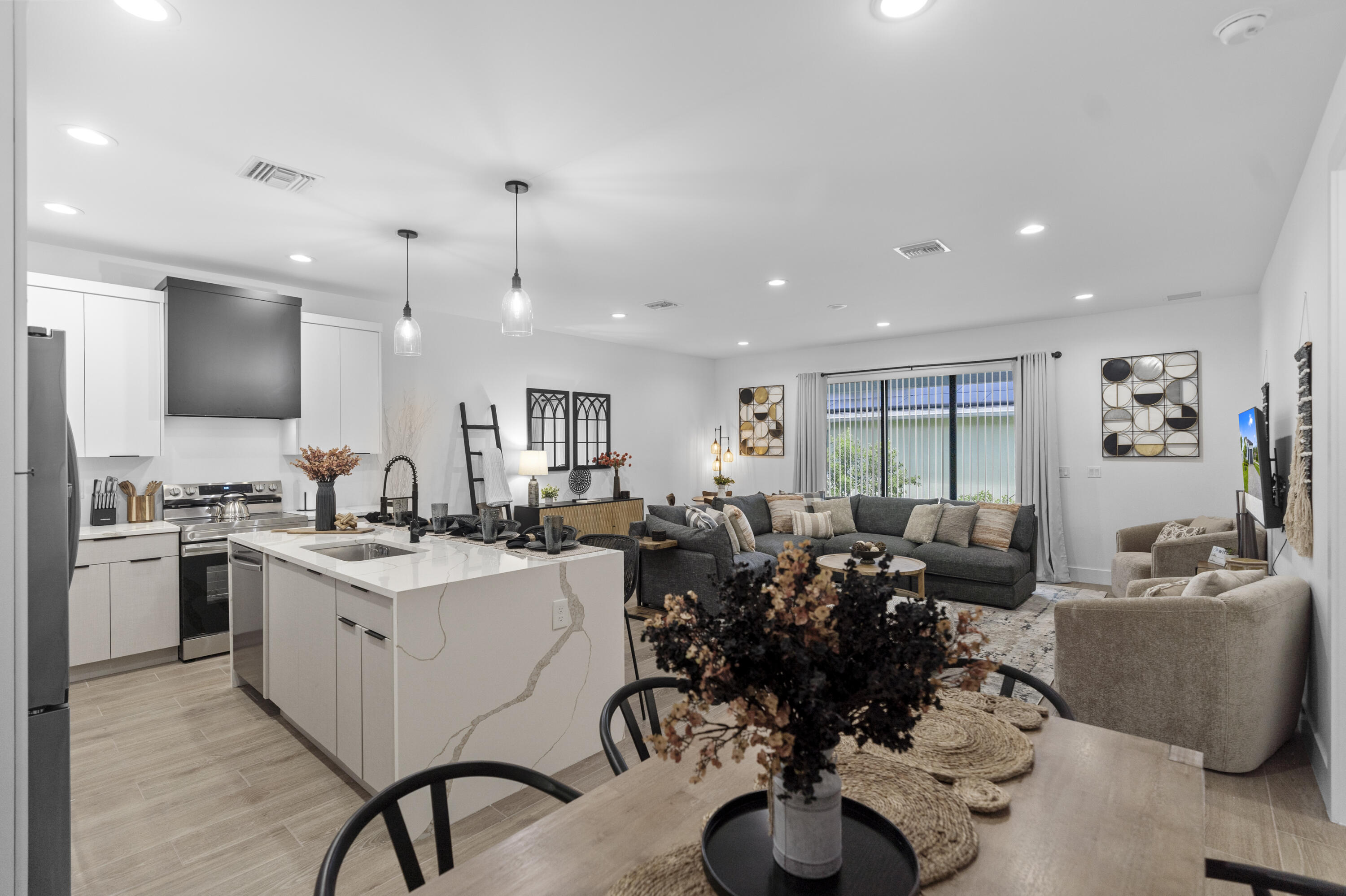 601 Southwest 3rd Street Delray Beach, FL 33444 - Photo 7 of 75 DSC04018