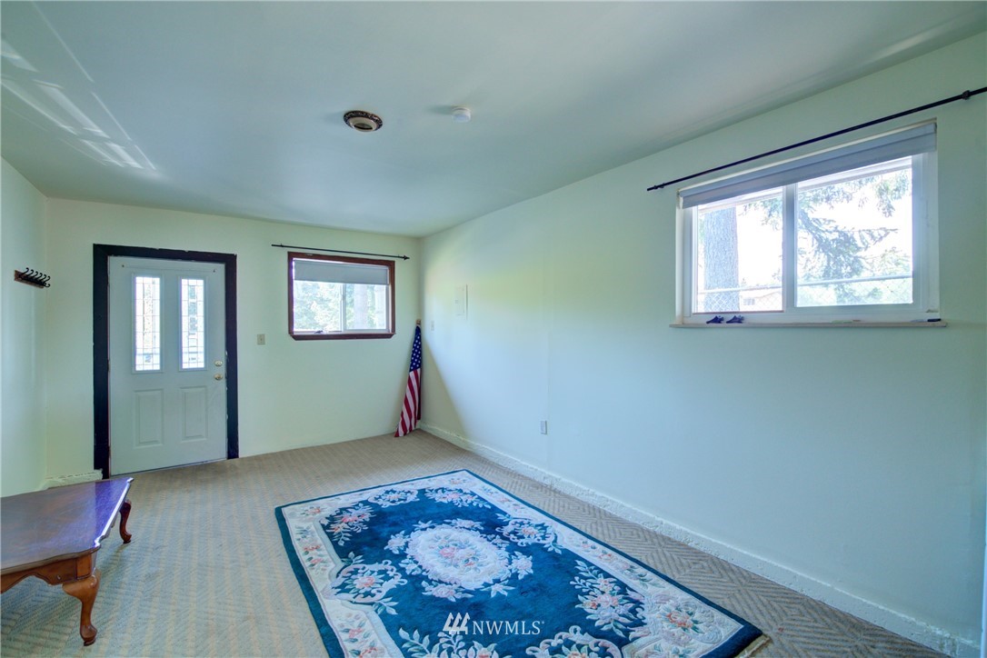 864 Southwest 127th Street Seattle, WA 98146 - Photo 14 of 20 Gallery Image 14