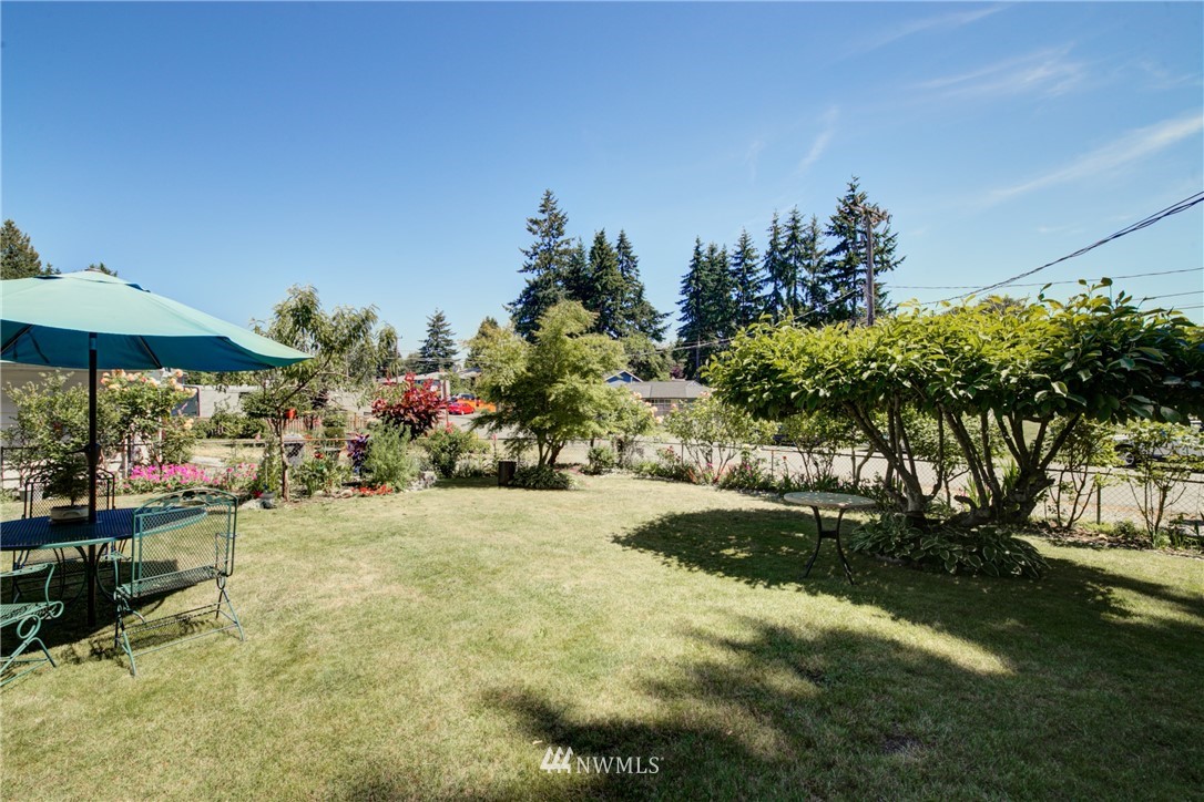864 Southwest 127th Street Seattle, WA 98146 - Photo 19 of 20 Gallery Image 19