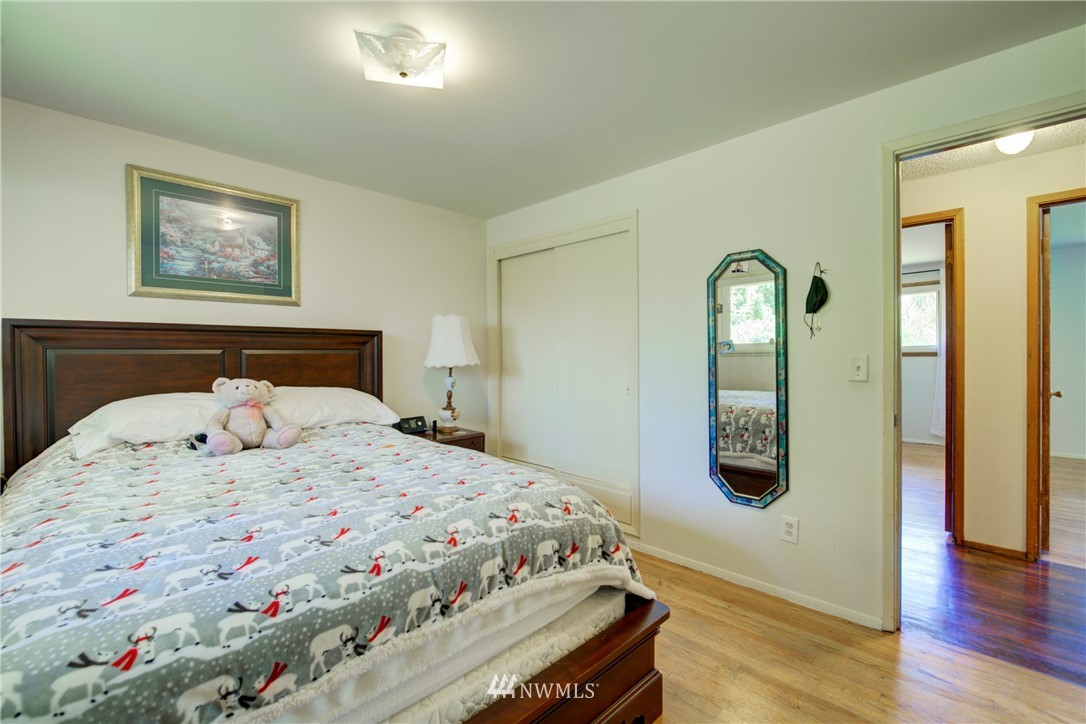 864 Southwest 127th Street Seattle, WA 98146 - Photo 10 of 20 Gallery Image 10