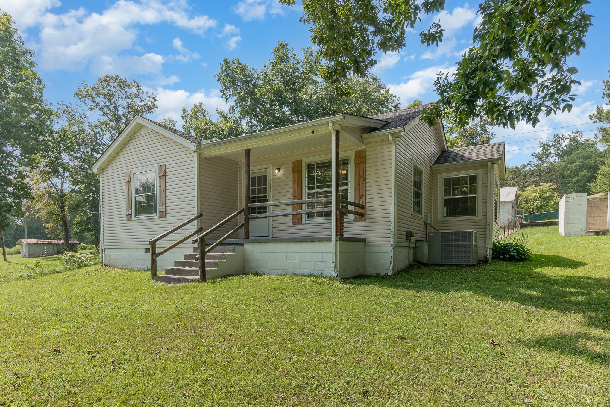 615 Sedric Kimbro Road Centerville, TN 37033 - Photo 3 of 19 Gallery Image 3