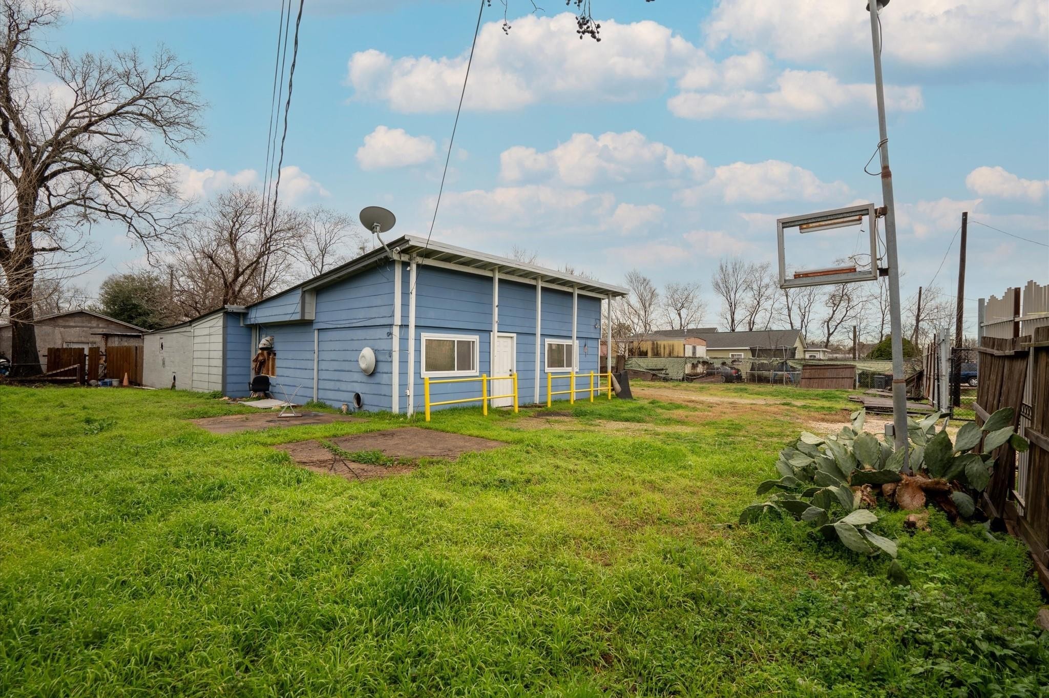 13842 Laredo Street Houston, TX 77015 - Photo 2 of 9