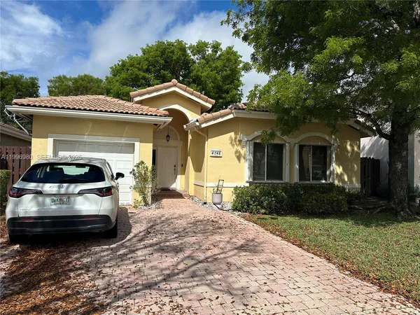 $3,800 | 4748 Northwest 111th Court, Unit 4748, Doral, FL 33178
