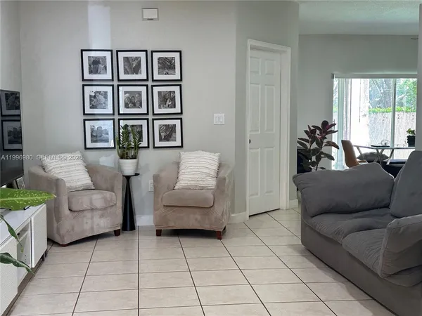 $3,800 | 4748 Northwest 111th Court, Unit 4748, Doral, FL 33178