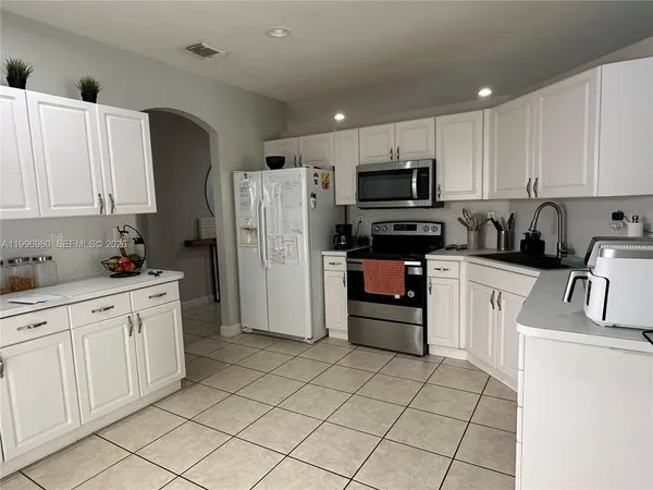 $3,800 | 4748 Northwest 111th Court, Unit 4748, Doral, FL 33178