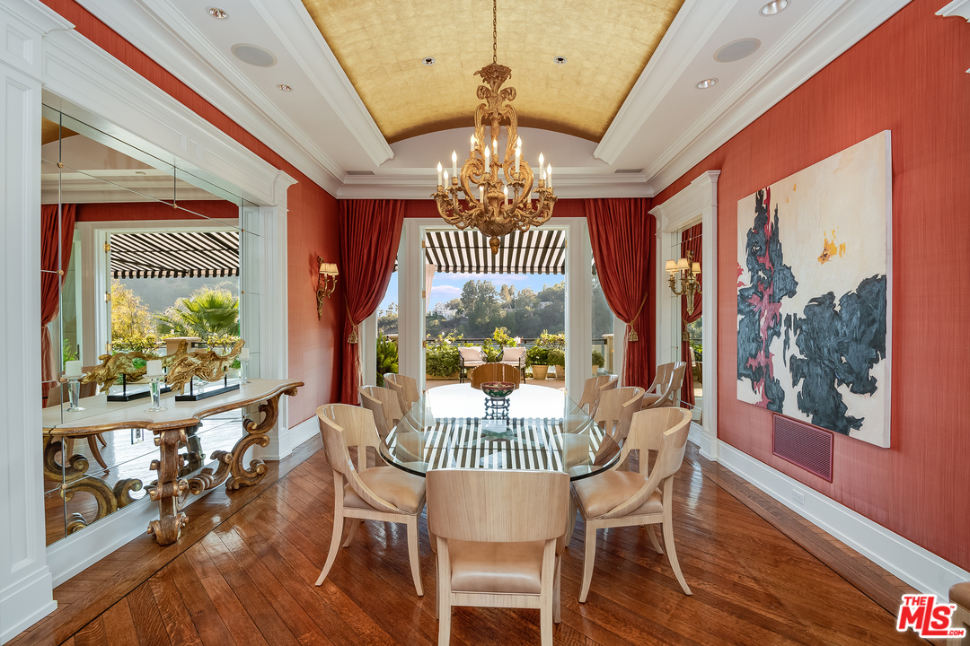 11222 Chalon Road Los Angeles, CA 90049 - Photo 12 of 51 Gallery Image 12