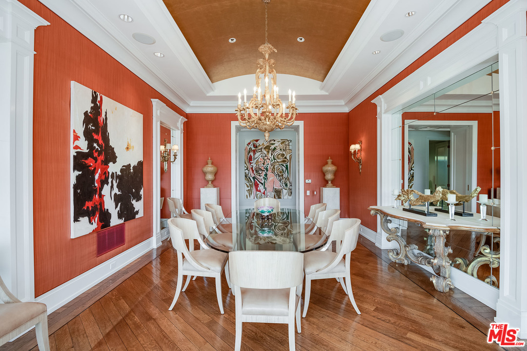 11222 Chalon Road Los Angeles, CA 90049 - Photo 13 of 51 Gallery Image 13