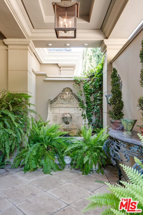 11222 Chalon Road Los Angeles, CA 90049 - Photo 3 of 51 Gallery Image 3