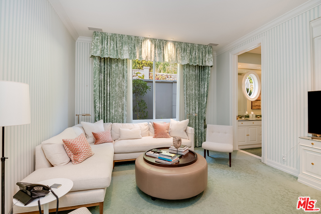 11222 Chalon Road Los Angeles, CA 90049 - Photo 36 of 51 Gallery Image 36