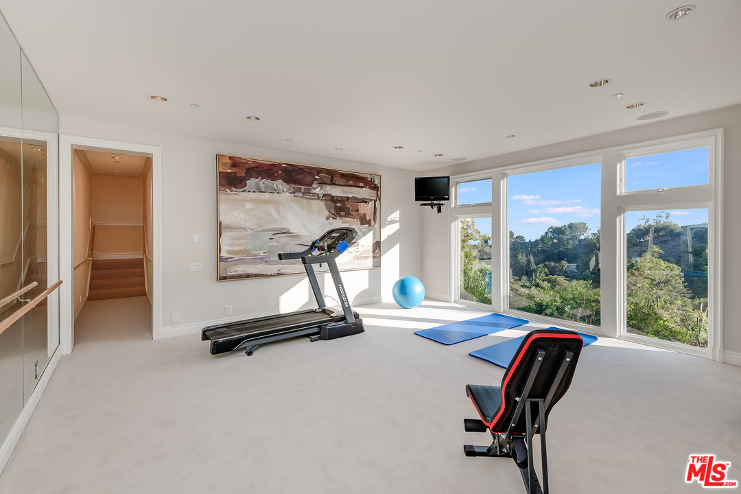 11222 Chalon Road Los Angeles, CA 90049 - Photo 40 of 51 Gallery Image 40