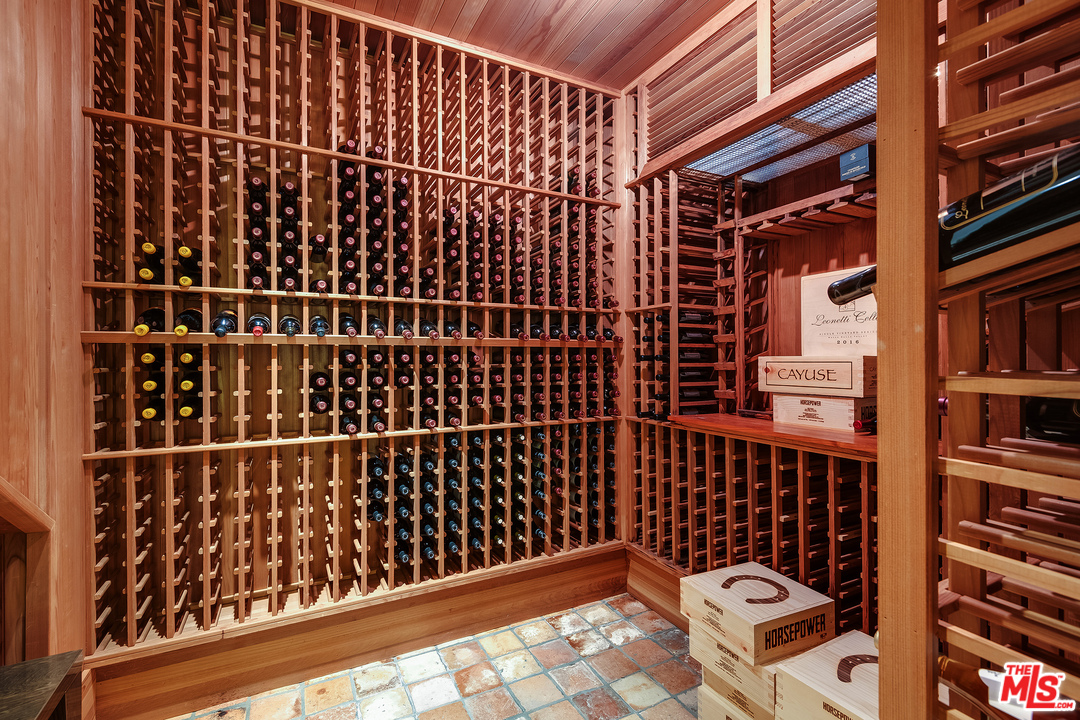 11222 Chalon Road Los Angeles, CA 90049 - Photo 46 of 51 Gallery Image 46