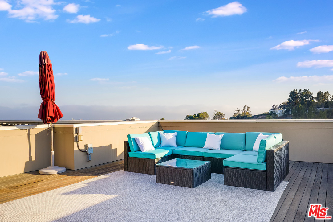 11222 Chalon Road Los Angeles, CA 90049 - Photo 47 of 51 Gallery Image 47
