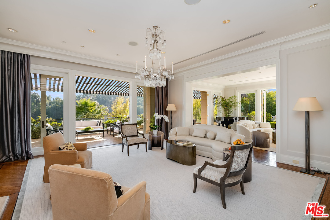 11222 Chalon Road Los Angeles, CA 90049 - Photo 6 of 51 Gallery Image 6