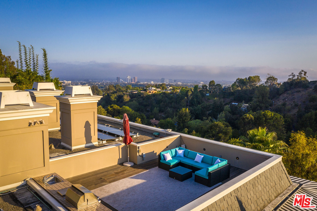 11222 Chalon Road Los Angeles, CA 90049 - Photo 51 of 51 Gallery Image 51