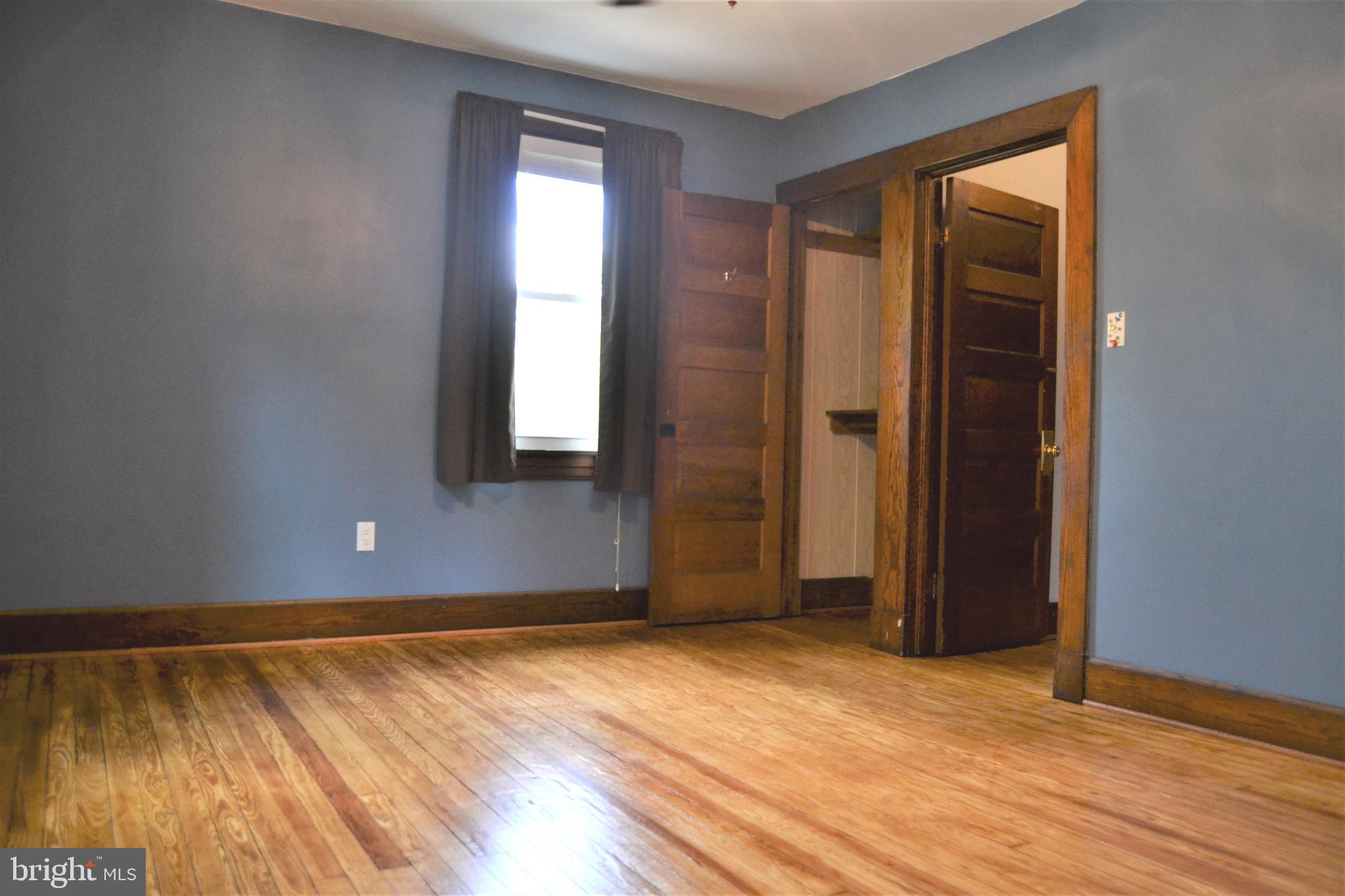 626 Orpington Road Baltimore, MD 21229 - Photo 19 of 40 Large primary bedroom
