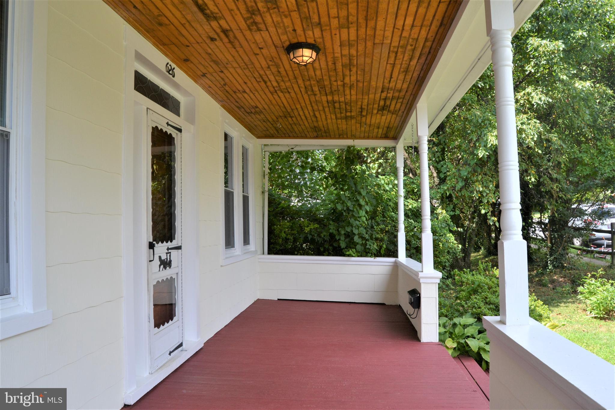 626 Orpington Road Baltimore, MD 21229 - Photo 3 of 40 So inviting