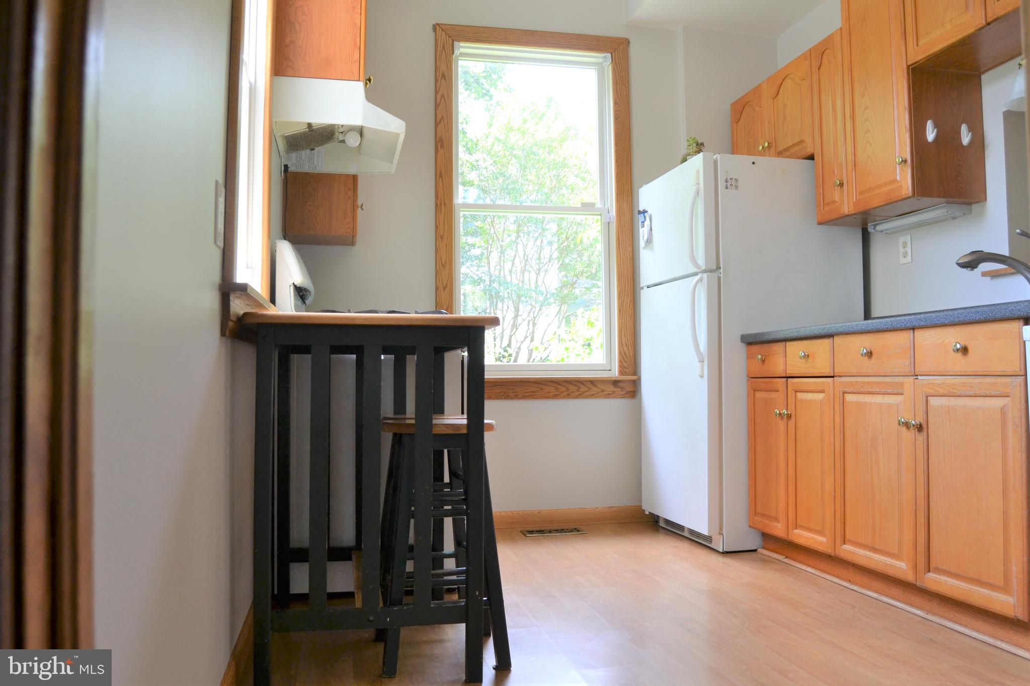 626 Orpington Road Baltimore, MD 21229 - Photo 10 of 40 Kitchen with gas cooking