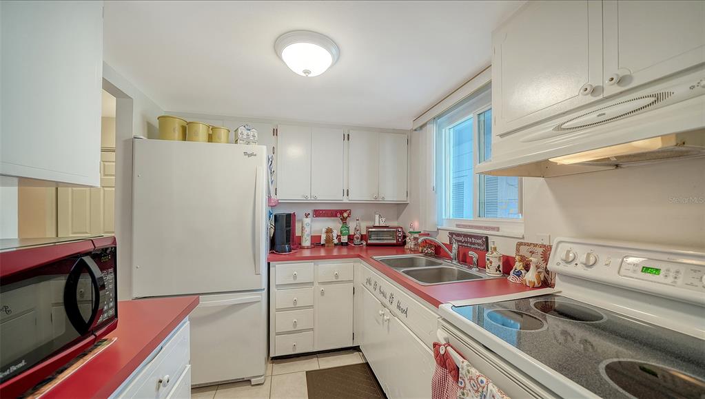 1554 Pleasant Road, Unit J5 Bradenton, FL 34207 - Photo 15 of 40
