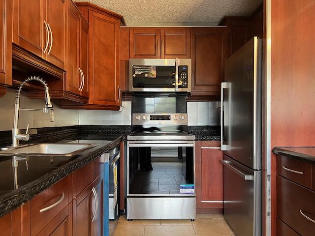 8565 Boca Drive, Unit 1 Boca Raton, FL 33433 - Photo 3 of 59 KITCHEN